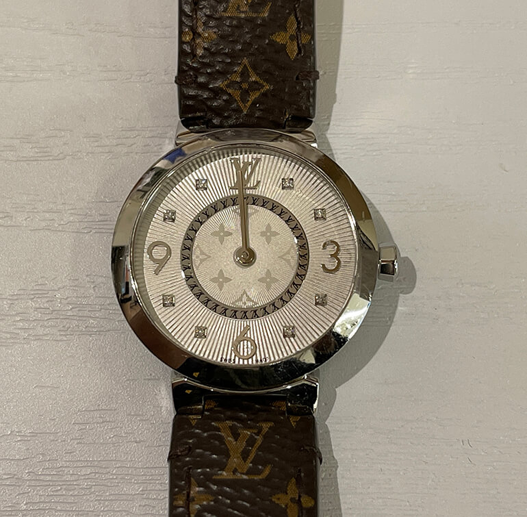 ルイ・ヴィトン時計の表面の写真