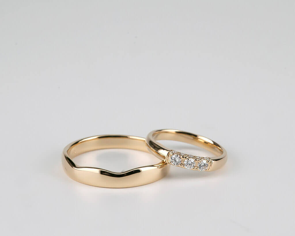 ペアリングをダイヤモンドで彩った特別な結婚指輪《坂井市Y様・あつらえブライダル》