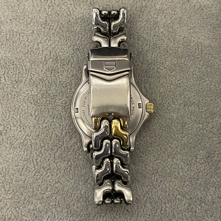 タグ・ホイヤーの再メッキ修理裏面