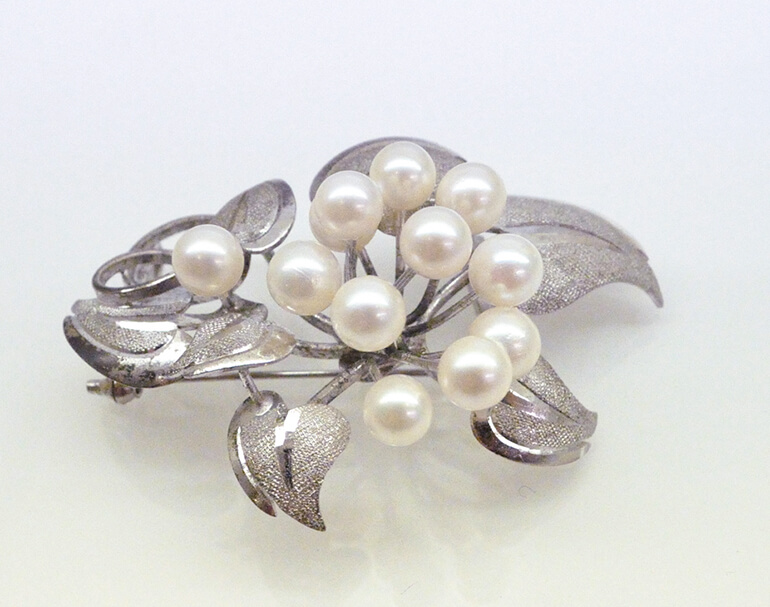 リフォーム前のブローチ