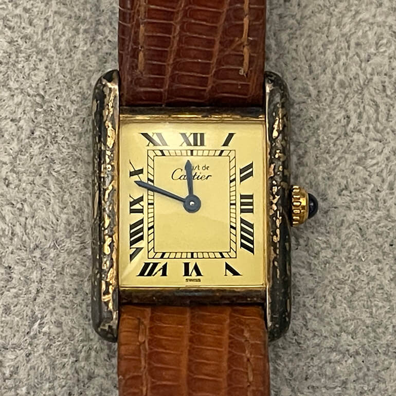 カルティエタンクの再メッキ前-表面