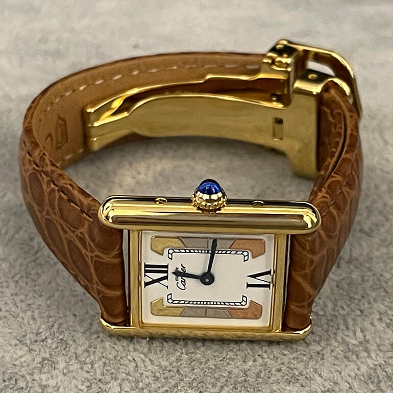 カルティエタンク修理後の表面の写真-3