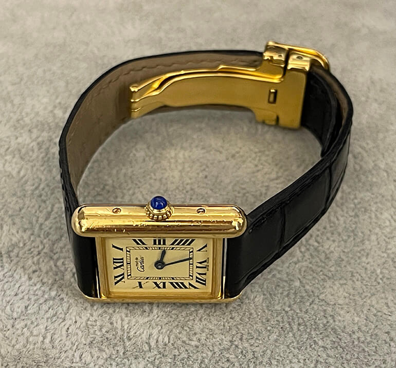 カルティエタンクの変色取り修理、出来上がり時の側面