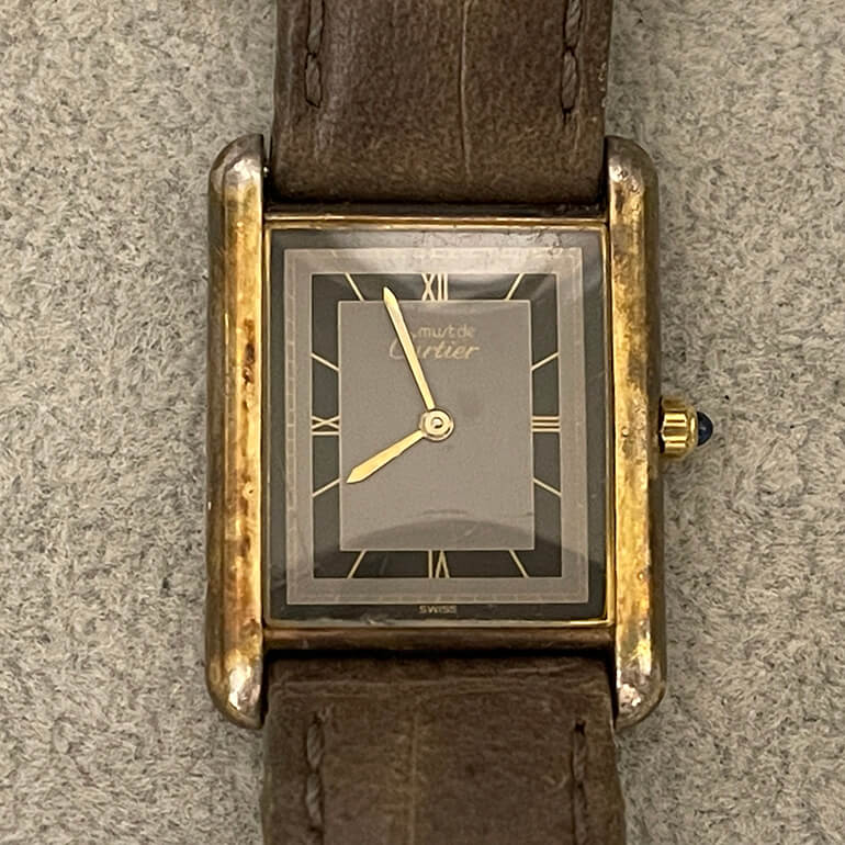 カルティエタンク修理前の表面の写真