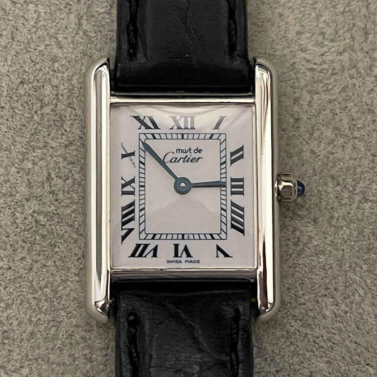 カルティエタンクの再メッキ修理後の表面