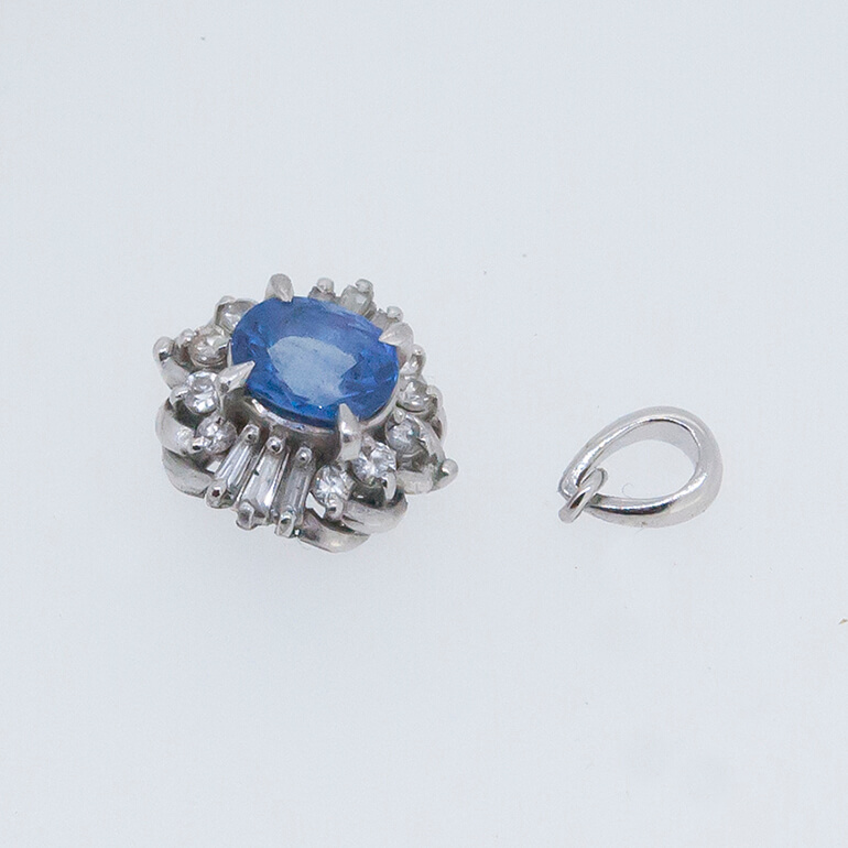 切り出したサファイアとバチカン