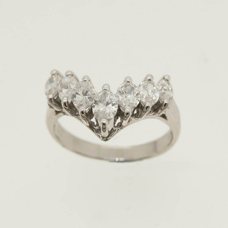 リフォーム前のダイヤのV字の指輪