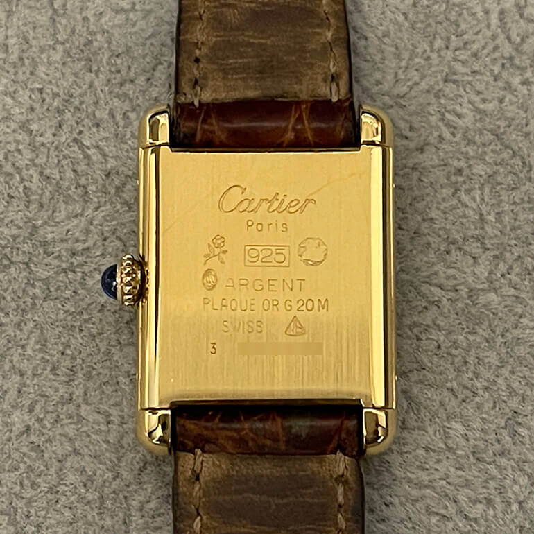 メッキ修理後のカルティエタンク（裏面）
