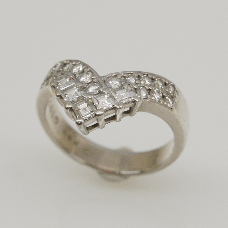 リフォーム前のV字型のリング