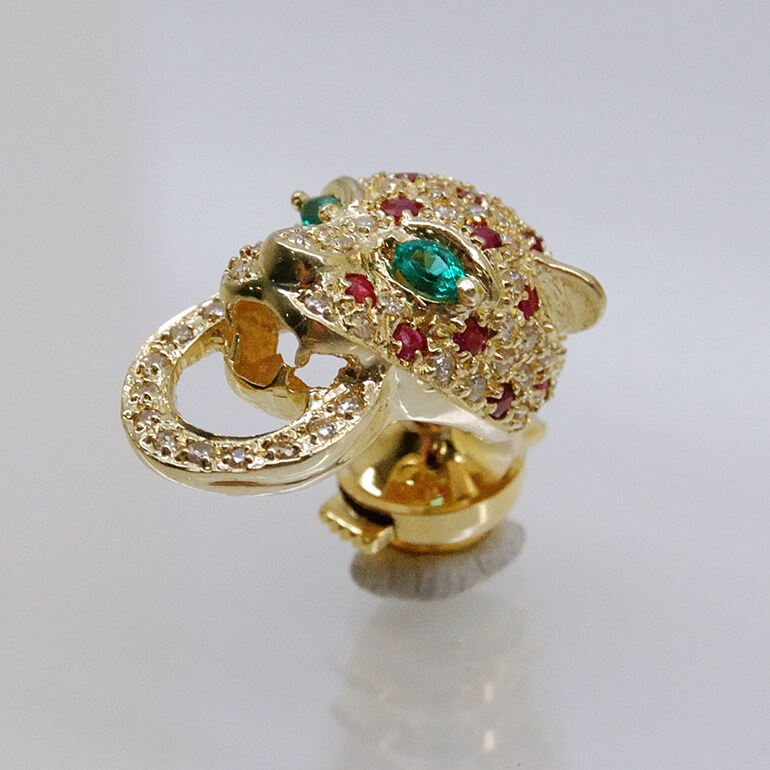 出来上がったピンブローチ