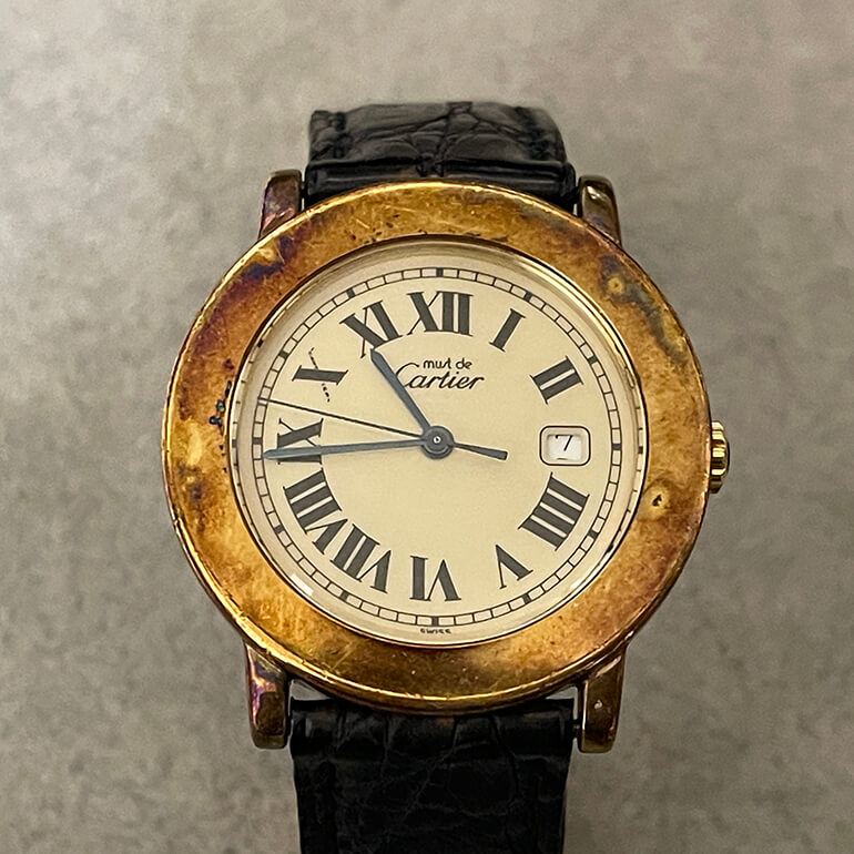 カルティエロンドの再メッキ前の表面