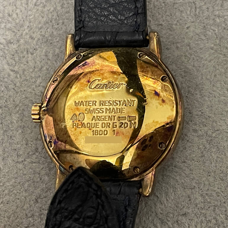 カルティエロンドの再メッキ前の裏面