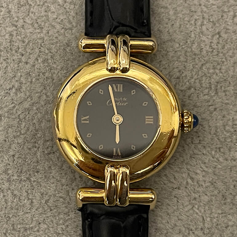 修理後のカルティエマストコリゼの表面