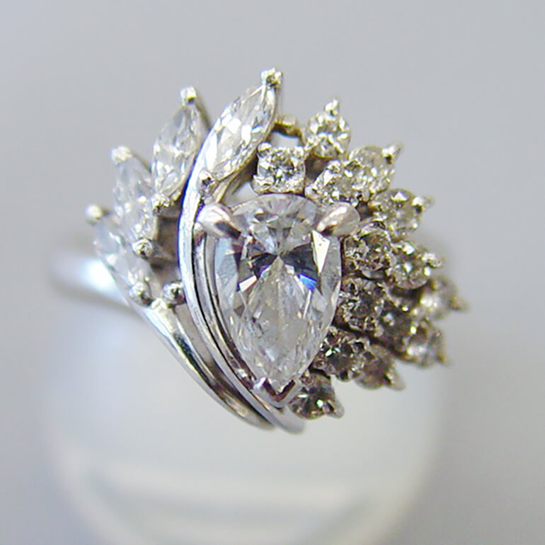 背が高いダイヤモンドリングの上面