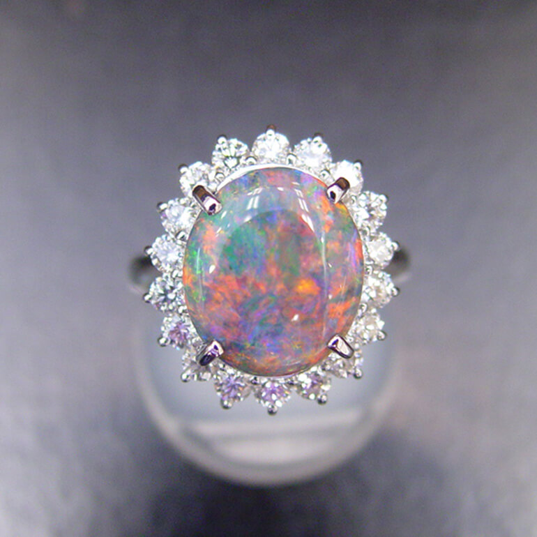 指輪にしたブラックオパール