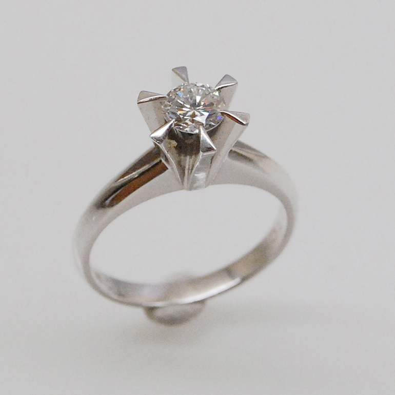 リフォーム前のダイヤの指輪