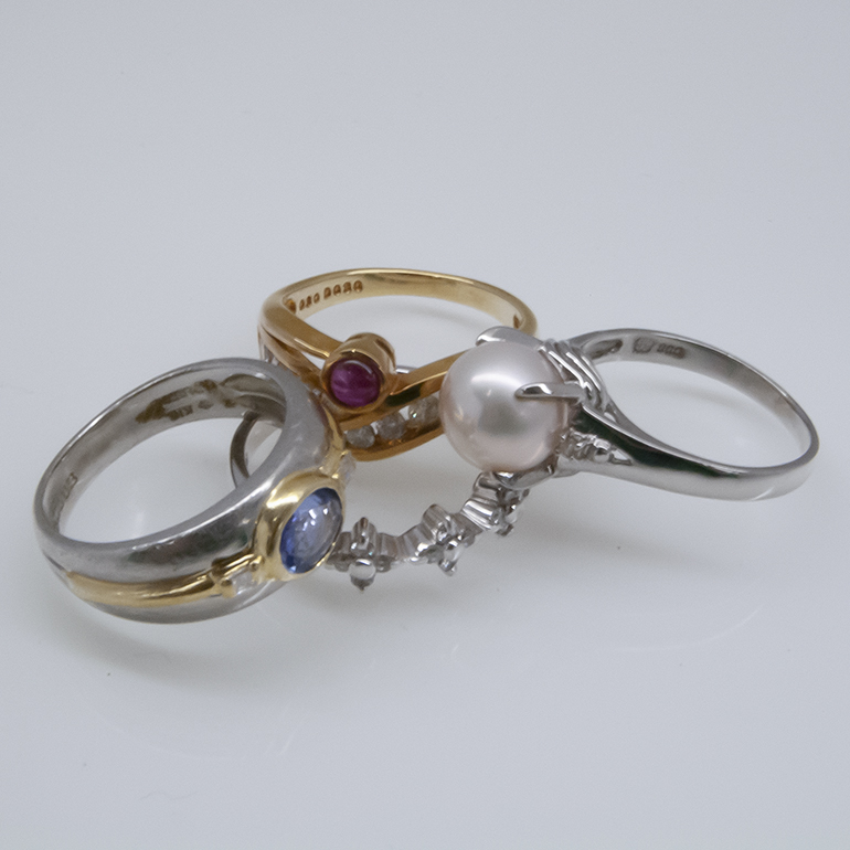 新品仕上げする前のリング