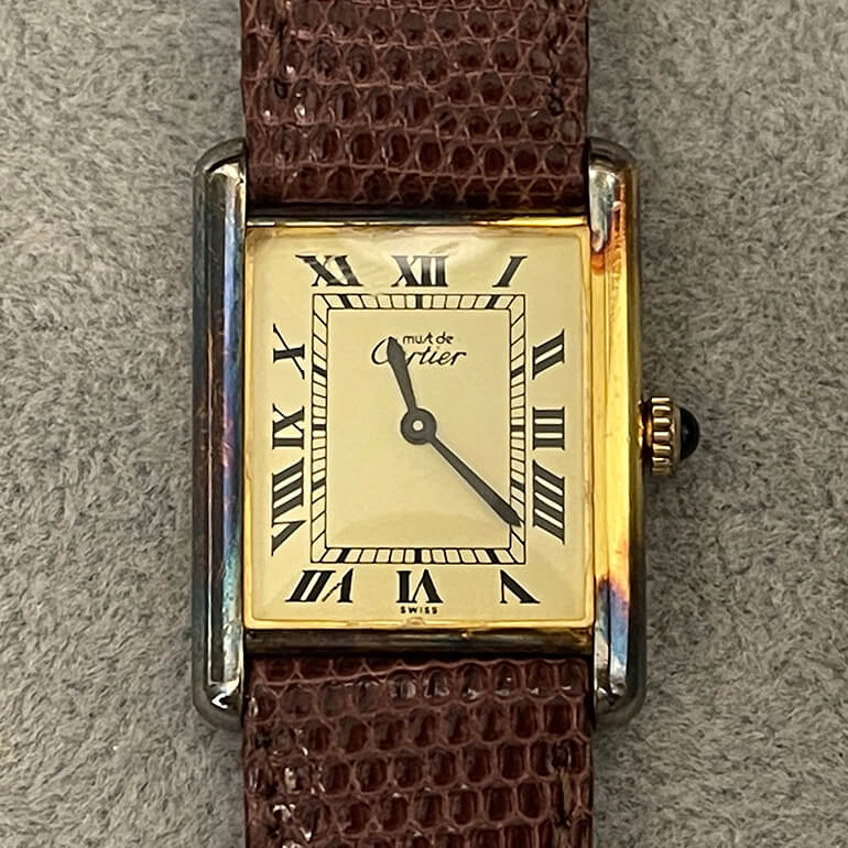 再メッキ前のカルティエタンクの表面