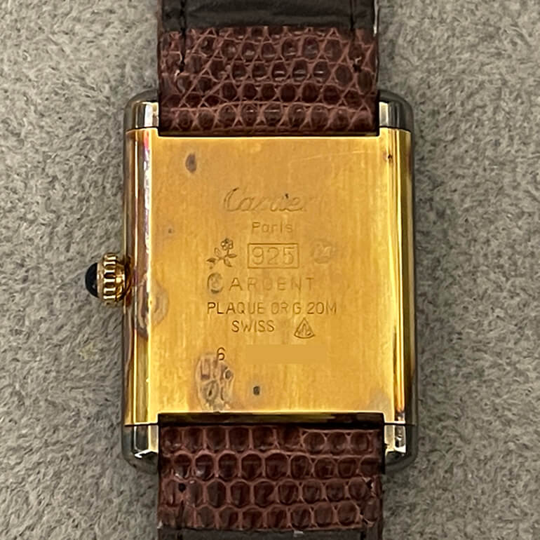 再メッキ前のカルティエタンクの裏面