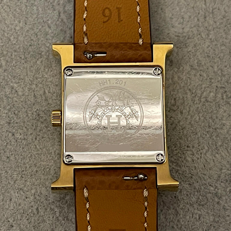 再メッキ後のエルメスHウォッチの裏面