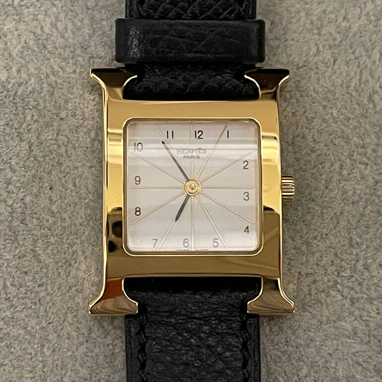 修理後のエルメスHウォッチの表面