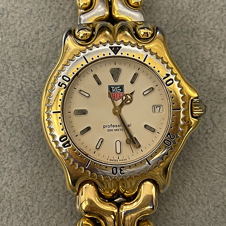 再メッキ前のタグ・ホイヤーの表面-1