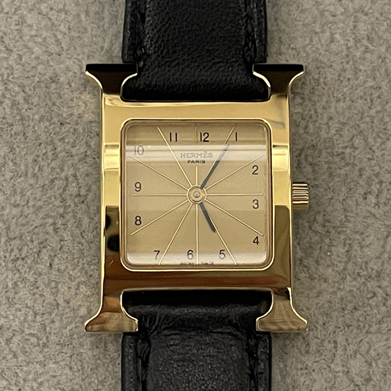再メッキ修理後のエルメスHウォッチの表面