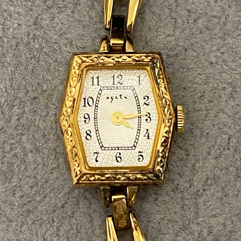 変色取り前のアガットの表面