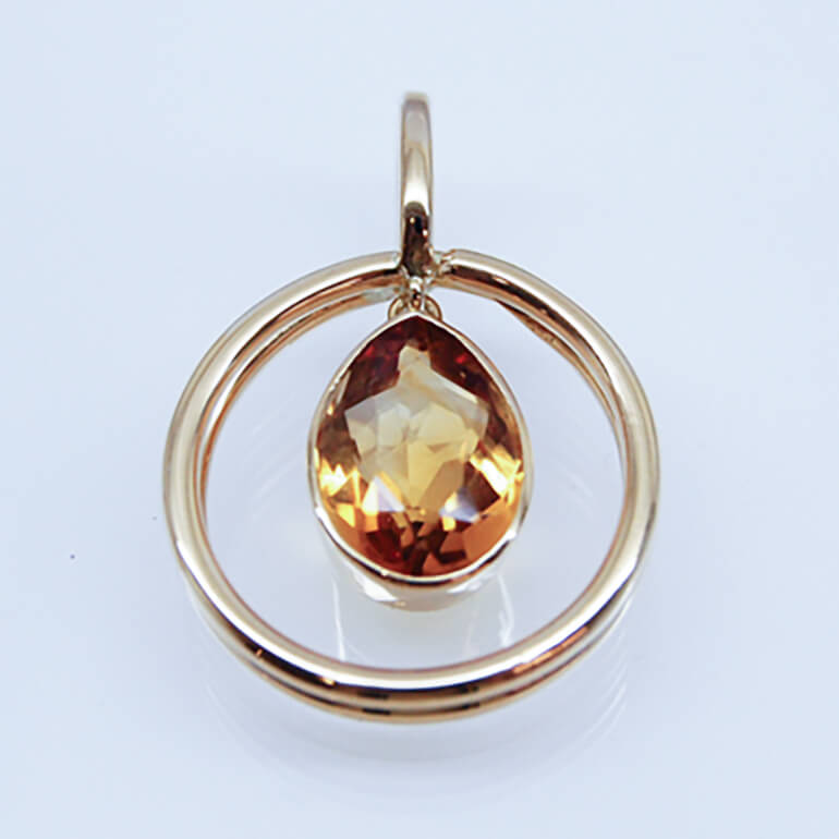 リフォーム後のペンダント