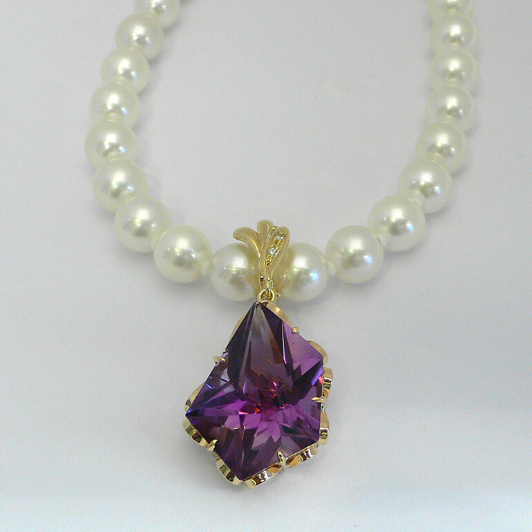 リフォームで出来上がったペンダント