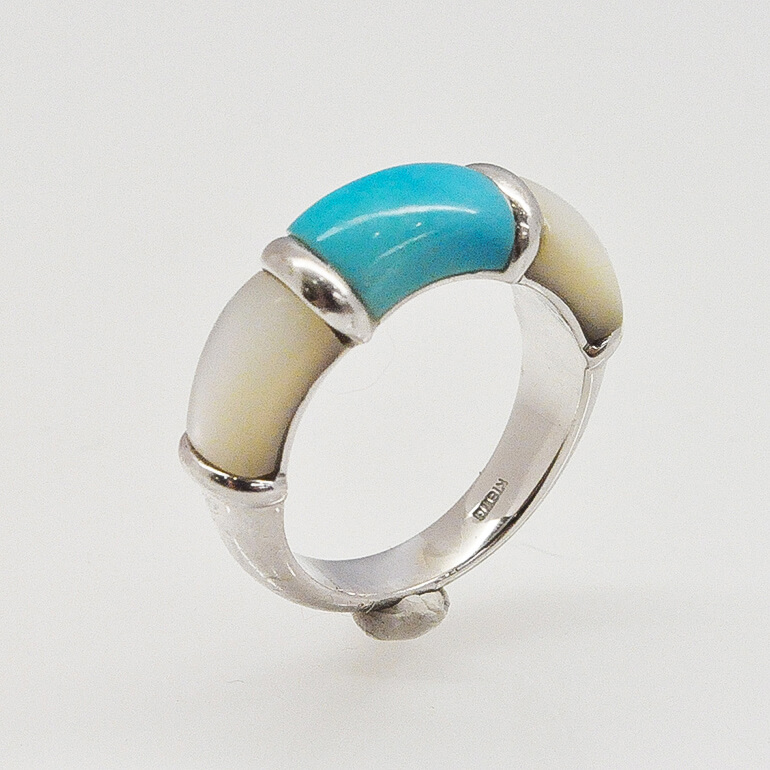 修理がs完了した指輪