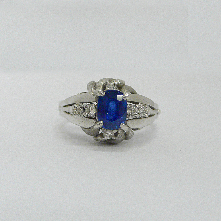 リフォーム前のサファイアのリングの正面