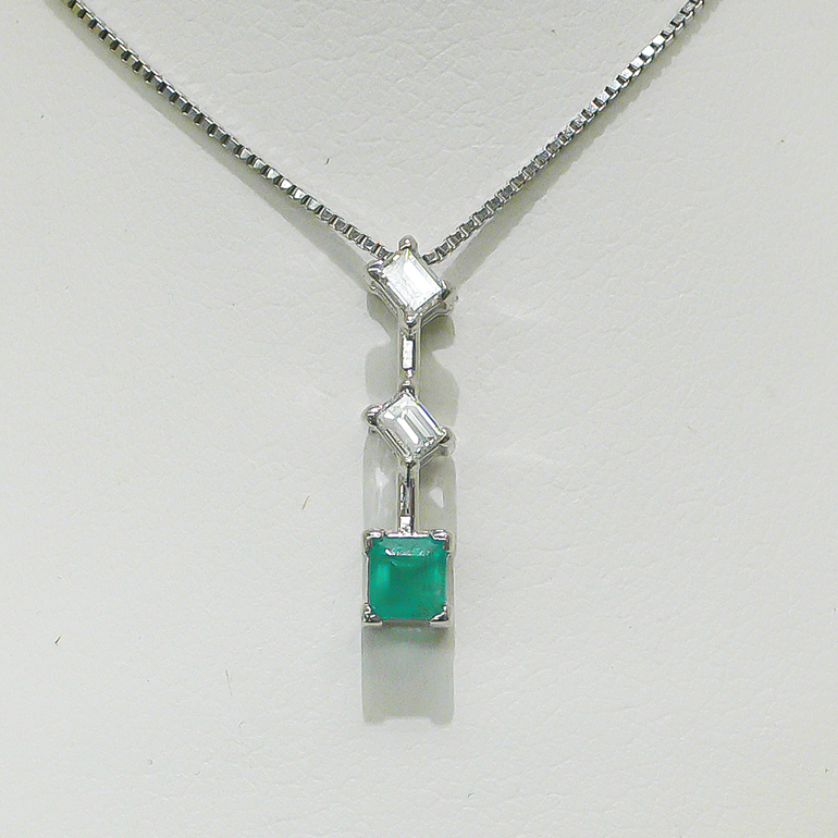 リフォーム後のエレラルドのペンダントネックレス-1