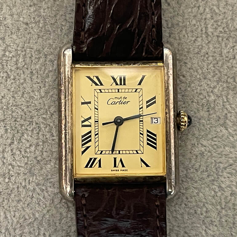 カルティエタンク修理前の表面の写真