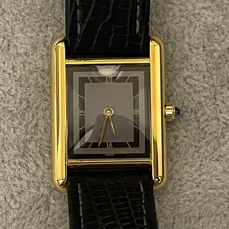 再メッキ後のカルティエタンク-表面