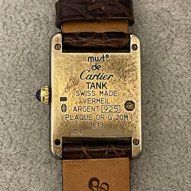 カルティエタンク修理前の裏面の写真