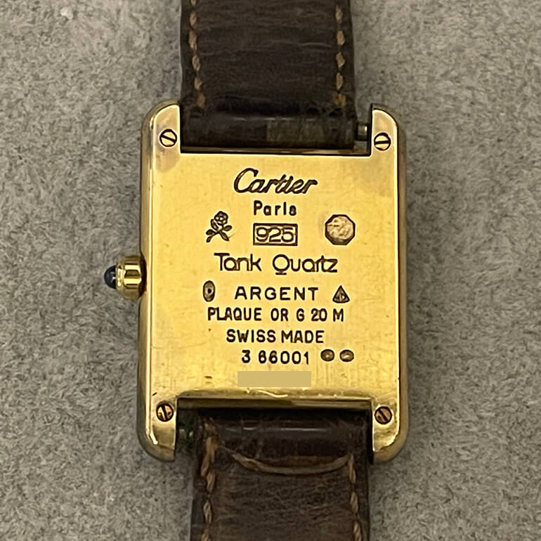 カルティエタンク修理前の裏面の写真