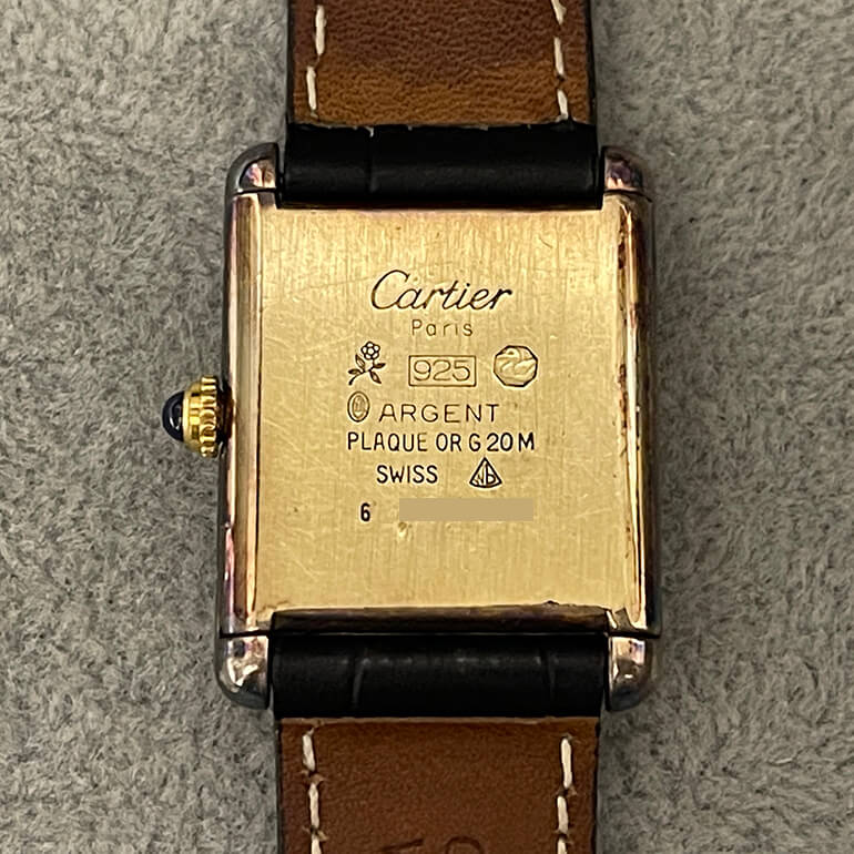 カルティエタンク修理前の裏面の写真