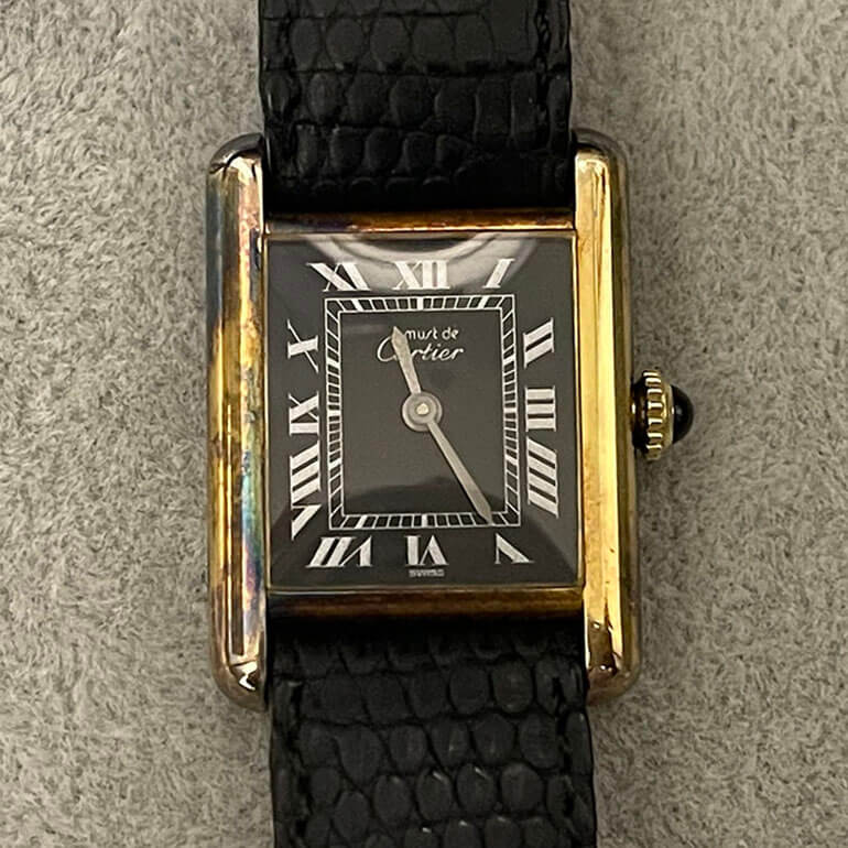 カルティエタンク修理前の表面の写真