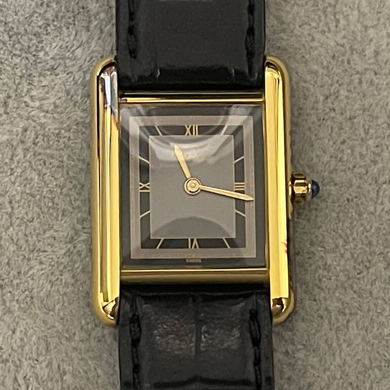 カルティエタンク修理前の表面の写真