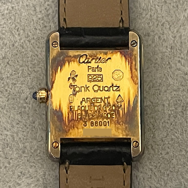 カルティエタンク修理前の裏面の写真