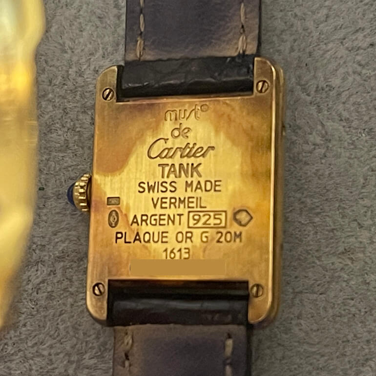 カルティエタンク修理前の裏面の写真