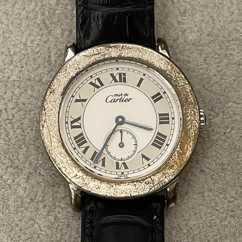 カルティエロンド修理前の表面の写真