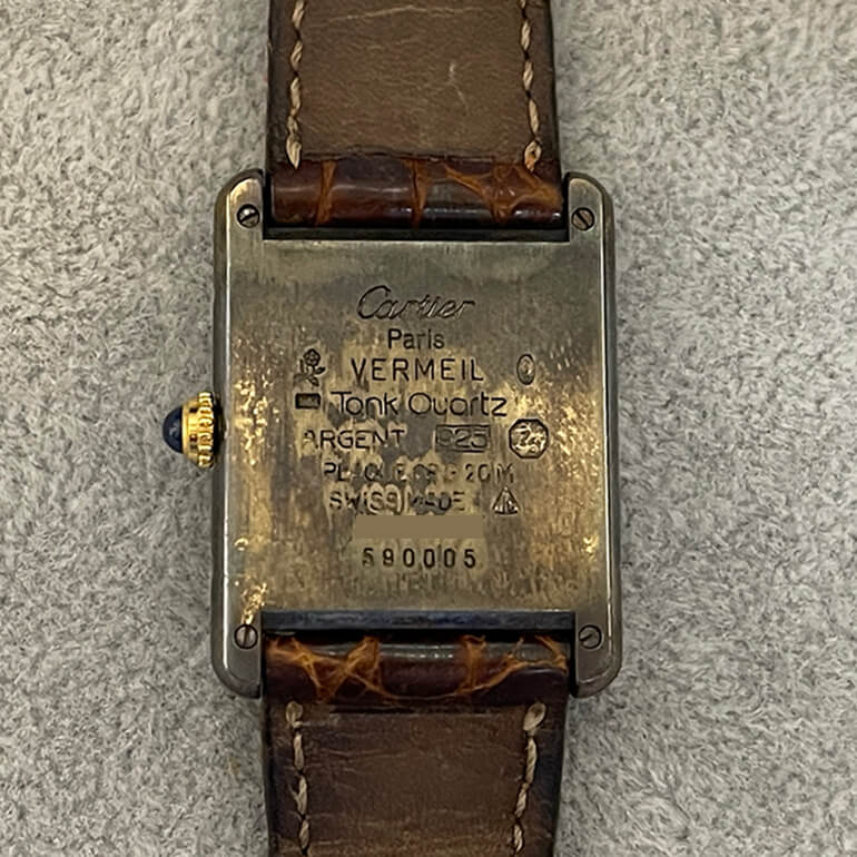 真っ黒になったカルティエマストタンク-裏面