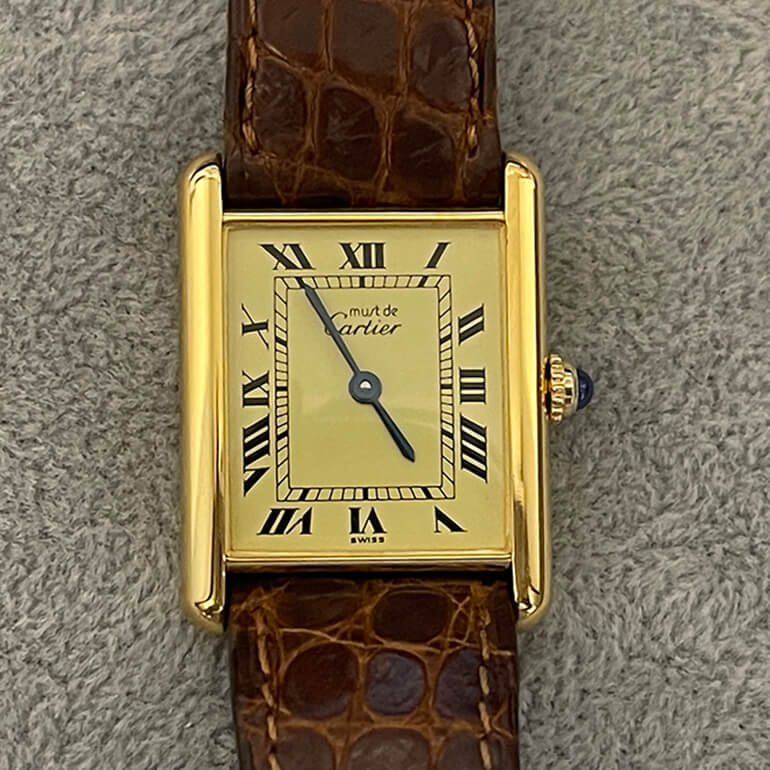 研磨と再メッキで綺麗になったタンク-表面