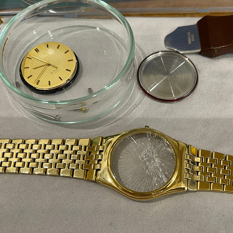 オメガのガラス交換-before-2