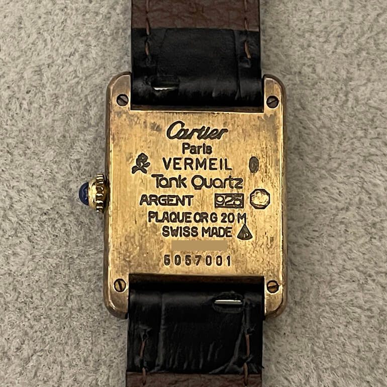 カルティエタンク、再メッキ修理前の裏面の写真