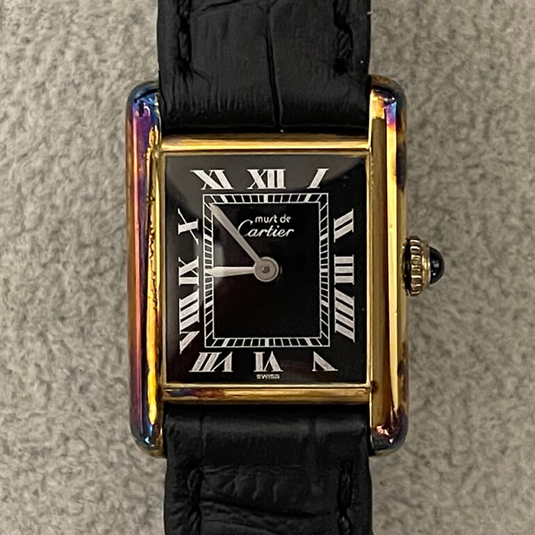 カルティエタンク修理前の表面の写真