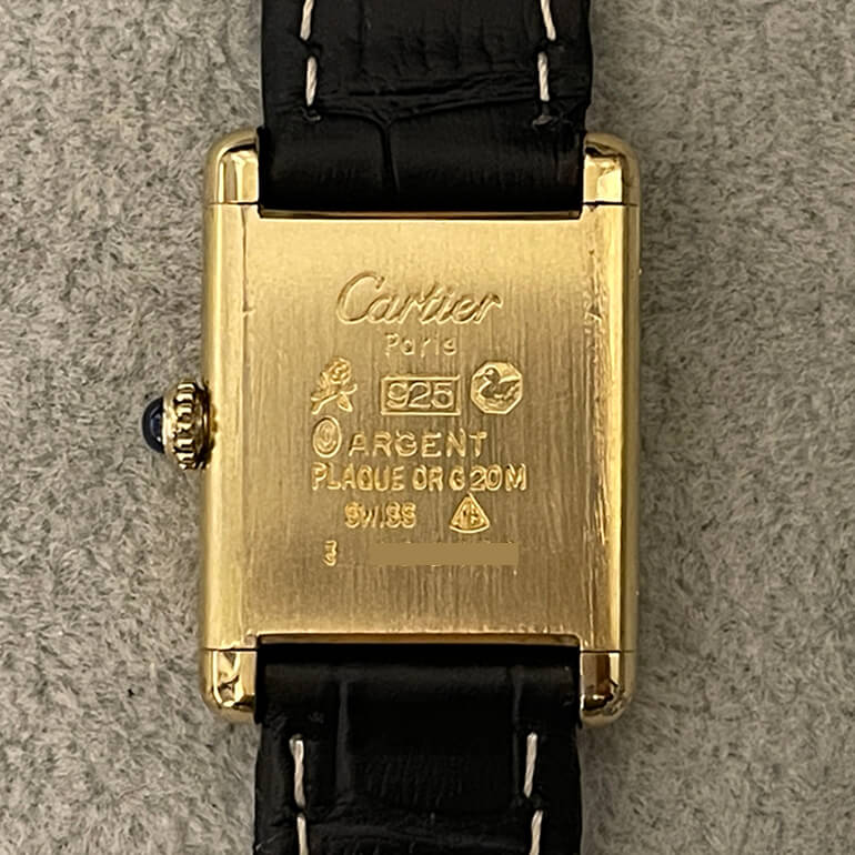 カルティエタンク変色取り修理後の裏面の写真