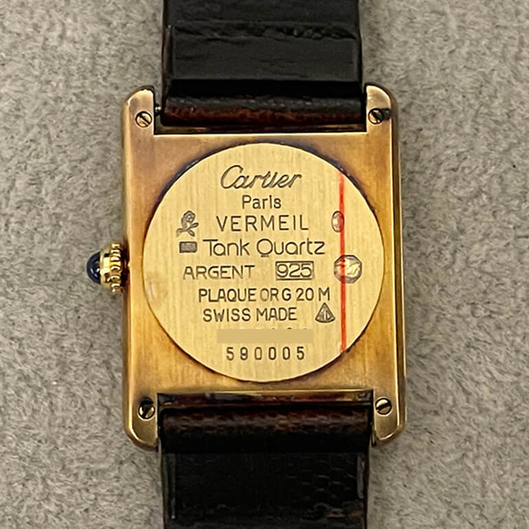カルティエタンク修理前の裏面の写真